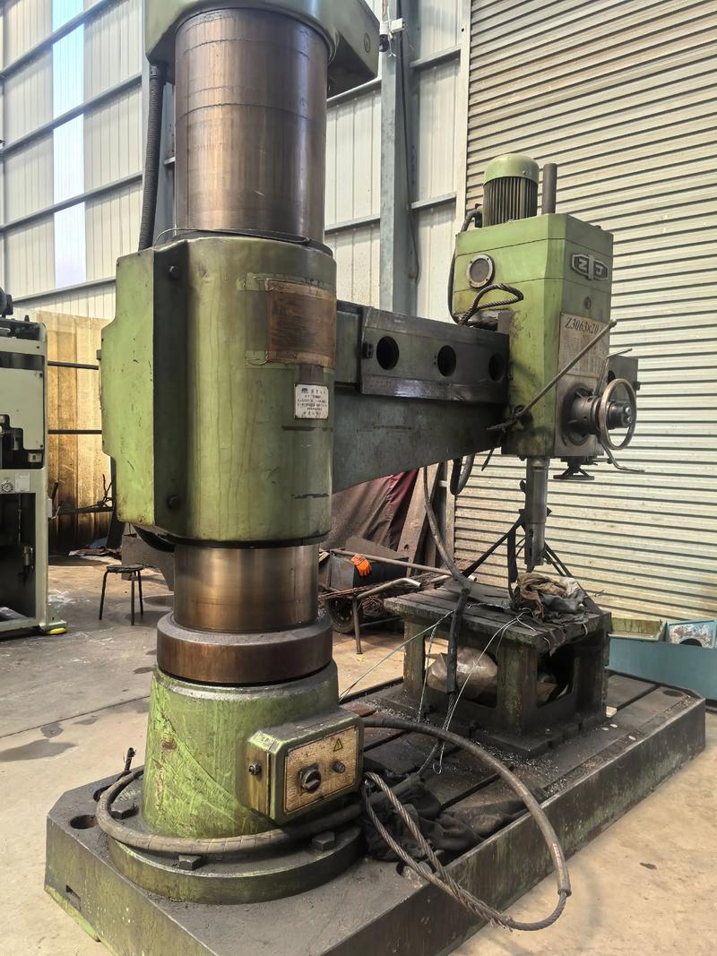 二手設備推薦 中捷3063搖臂鉆，安裝少用，八成新質優價廉