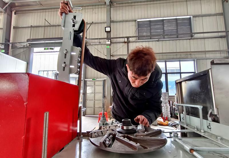 精益求精 邵武市意創(chuàng)機械制造生產(chǎn)車間設(shè)備安裝調(diào)試現(xiàn)場紀(jì)實